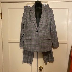 Vince Camuto 2 piece Suit Lime Chrome 14W
